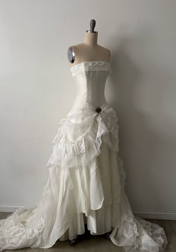 1960s A Line Strapless Ivory Chiffon Lace Satin Wedding Dress DP5292