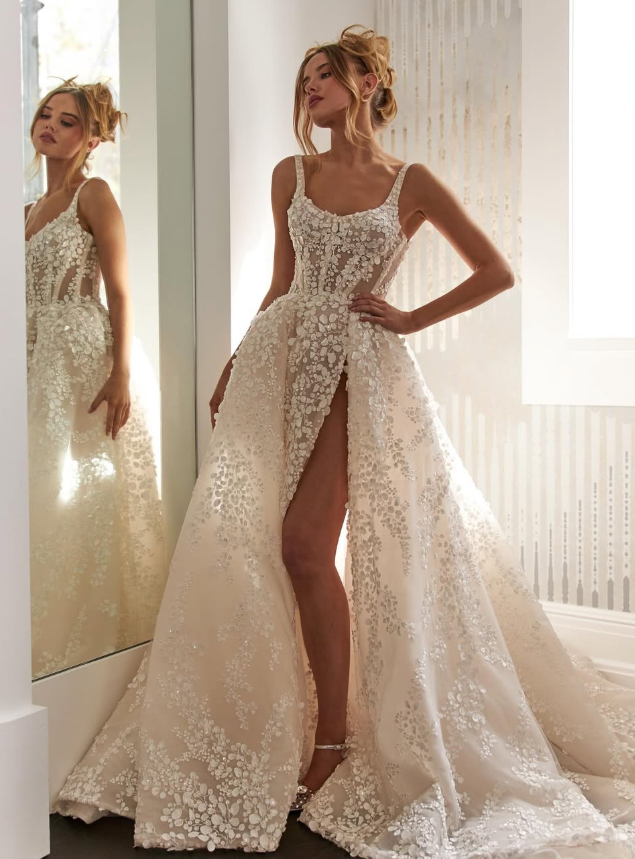 Romantic Ball Gown Spaghetti Strap 3D Floral Tulle Wedding Dress DP6071