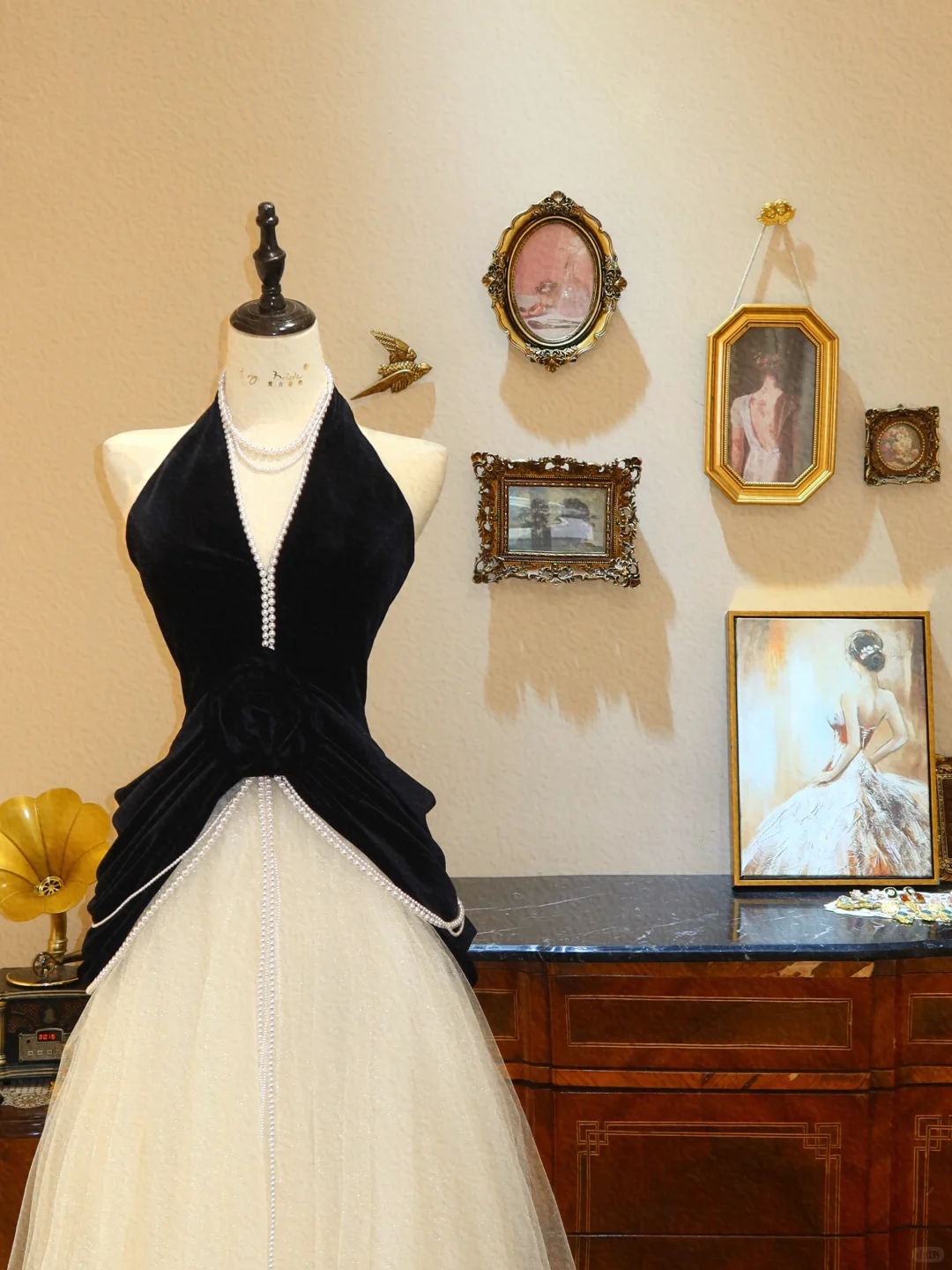 Classic A Line Halter Pearl Black Velvet White Tulle Prom Dress Evening Dress DP7046