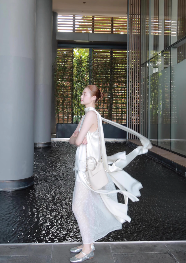 Stunning Flowy White A Line Satin Prom Dress Wedding Guest Dress DP4489