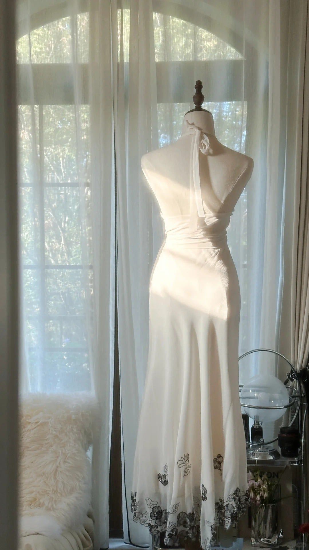 Gentle Mermaid Halter Black Appliques White Chiffon Prom Dress Party Dress DP5818