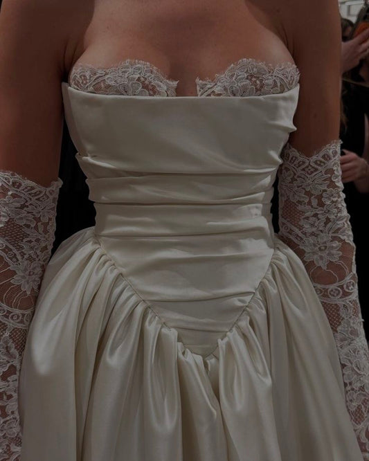 Elegant Ball Gown Strapless White Lace Satin Wedding Dress DP4352