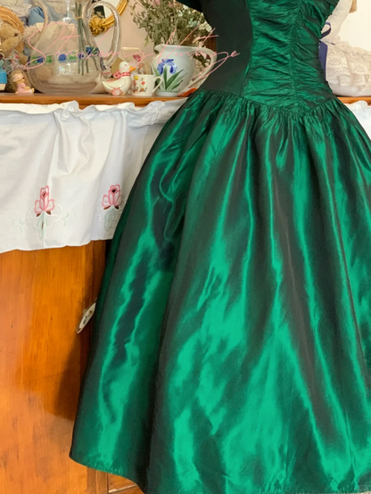 Vintage Classic Green A Line Off the Shoulder Satin Prom Dress 16th Birthday Dress DP4139