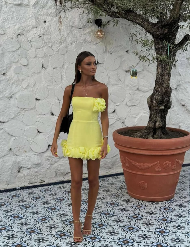 Cute A Line Halter Yellow Lace Short Formal Homecoming Dress Middle School Short 16th Birthday Outfits Graduation Dress Cocktail Dresses DP2939
