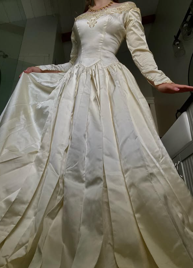 Retro Light Apricot A Line Long Sleeve Beaded Satin Wedding Dress Prom Dress DP5535