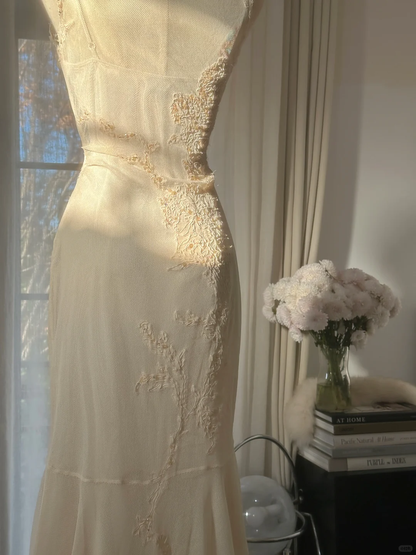 Gentle Mermaid V Neck Appliques White Chiffon Short Homecoming Dress Cocktail Dress DP2478