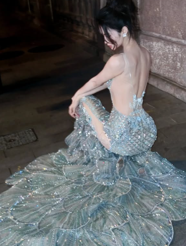Unique Silver Mermaid Layered Sequin Long Sweep Prom Dress DP5035