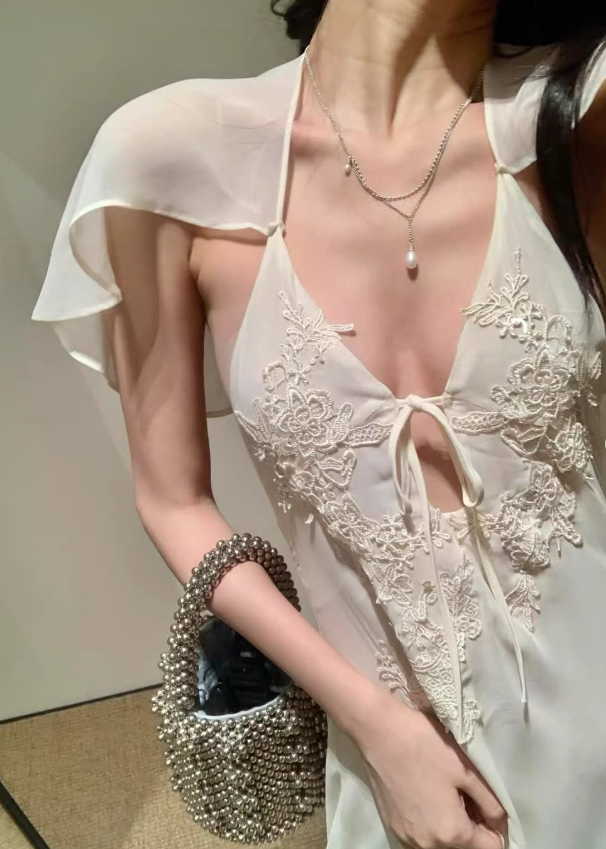 Romantic A Line V Neck White Appliques Chiffon Prom Dress Evening Dress DP7925