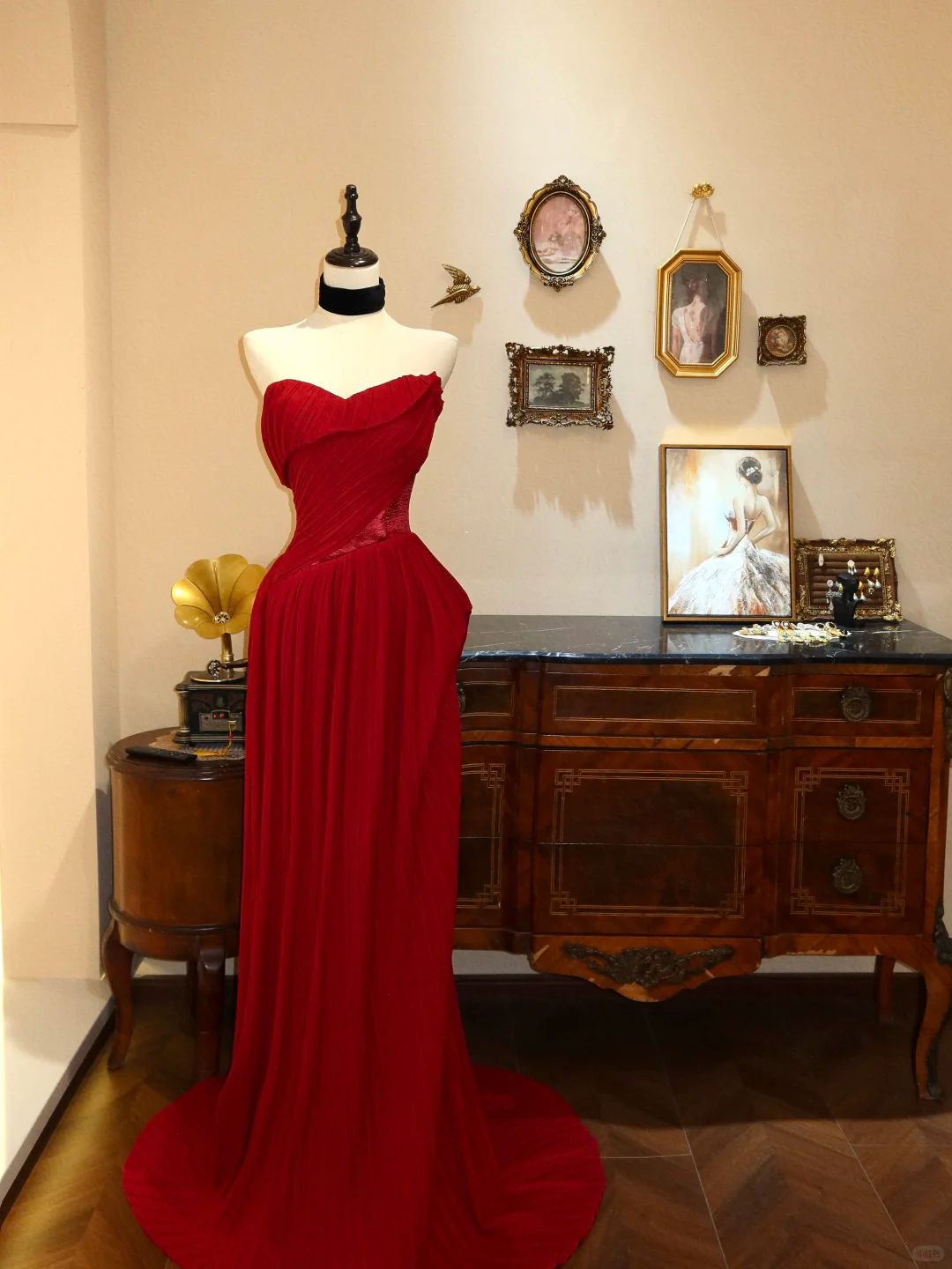 Charming Red A Line Strapless Pleated Chiffon Long Prom Dress Evening Dress DP7051