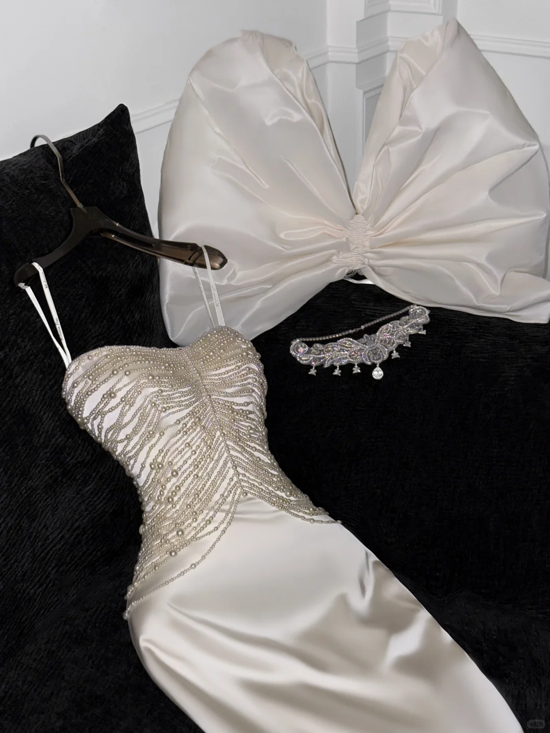 Elegant Mermaid Strapless Pearl White Satin Long Sweep Wedding Dress Prom Dress DP2562
