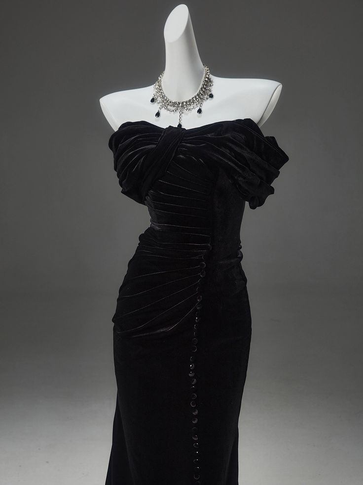 Elegant Gothic Black Velvet Evening Gown Off-Shoulder Ruched Evening Dress DP518