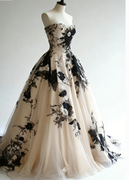 Stunning Ball Gown Sweetheart Neck Black Appliques Tulle Prom Dress Evening Gown DP5038