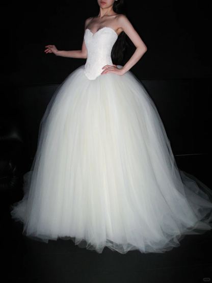 Cute Ball Gown Sweetheart Neck Lace Tulle Long Wedding Dress DP6385