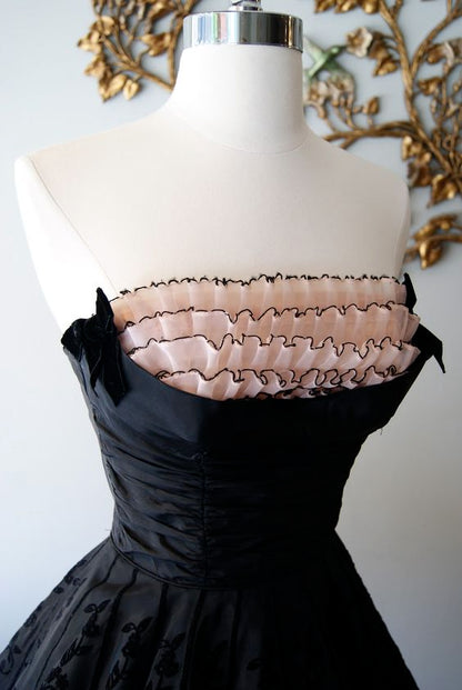 Vintage Black A Line Strapless Satin Homecoming  Dresses DP832