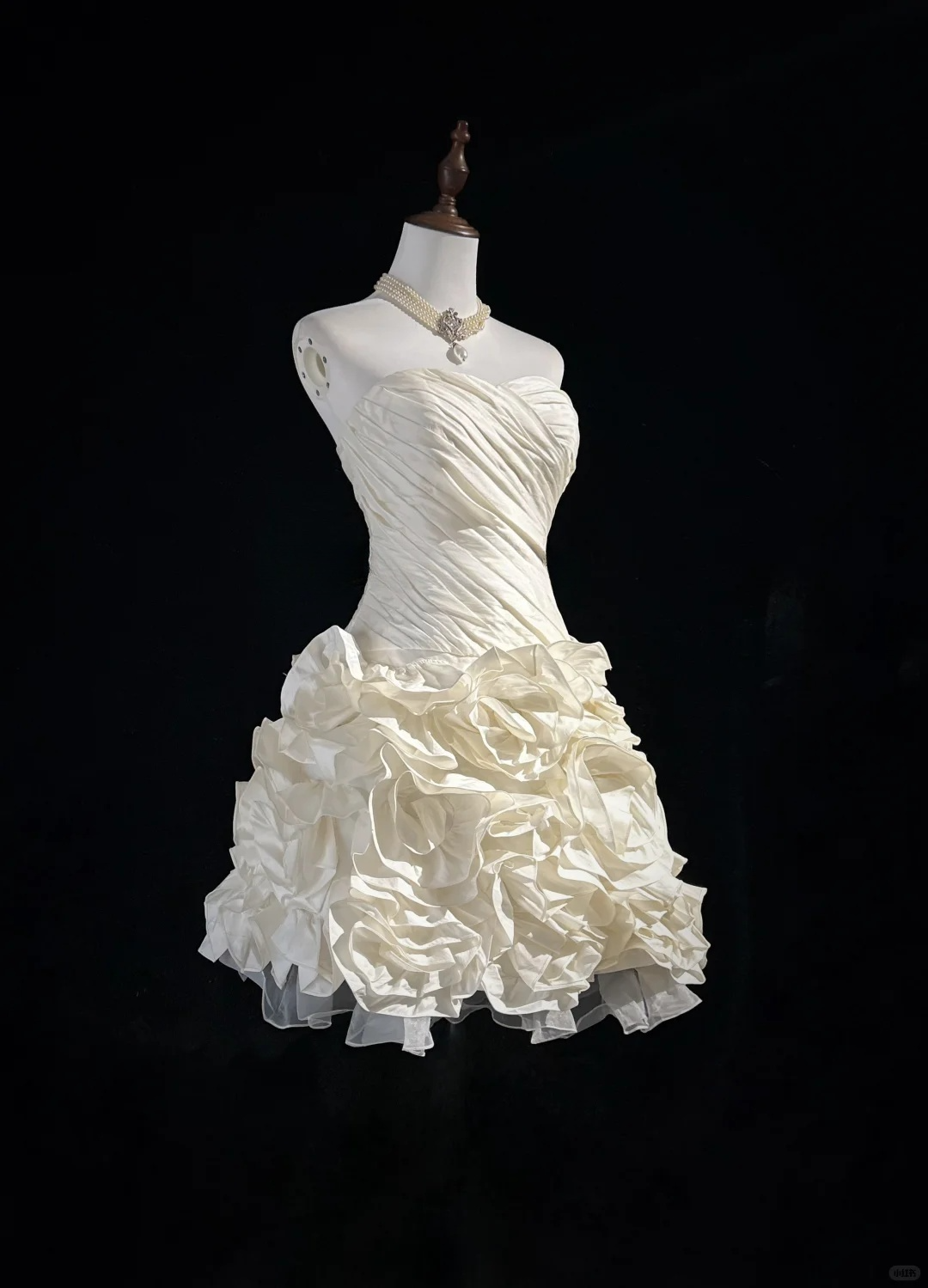 Ivory A Line Sweetheart Neck Pleated Flower Satin Short Homecoming Dress Cocktail Dress DP2608