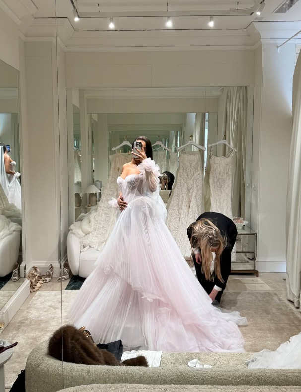 Stunning A Line Sweetheart Neck Light Pink Tulle Long Wedding Dress DP1783