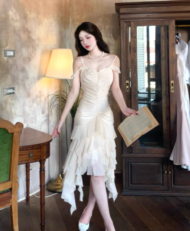 Light Champagne Sheath Spaghetti Strap Chiffon Satin Homecoming Dress Outfits DP3590
