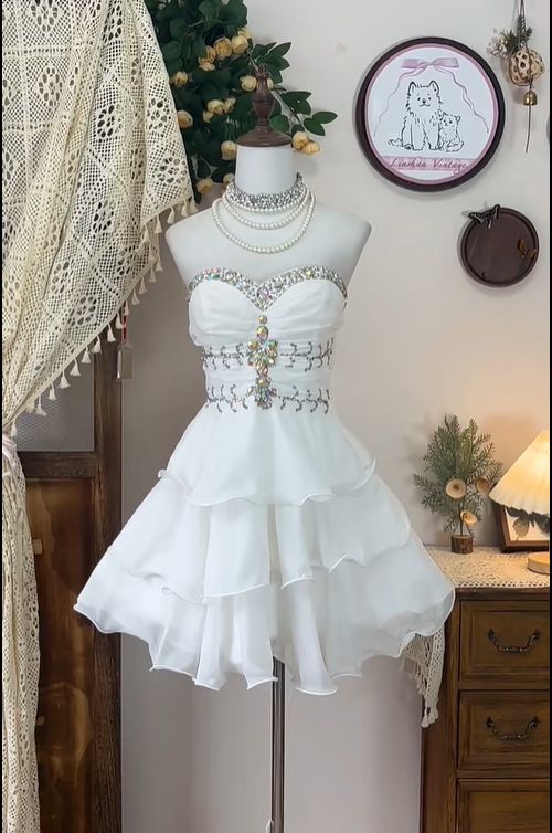 White Exquisite Rhinestone Retro A Line Strapless Chiffon Short Homecoming Dress Cocktail Dress Outfits DP3143
