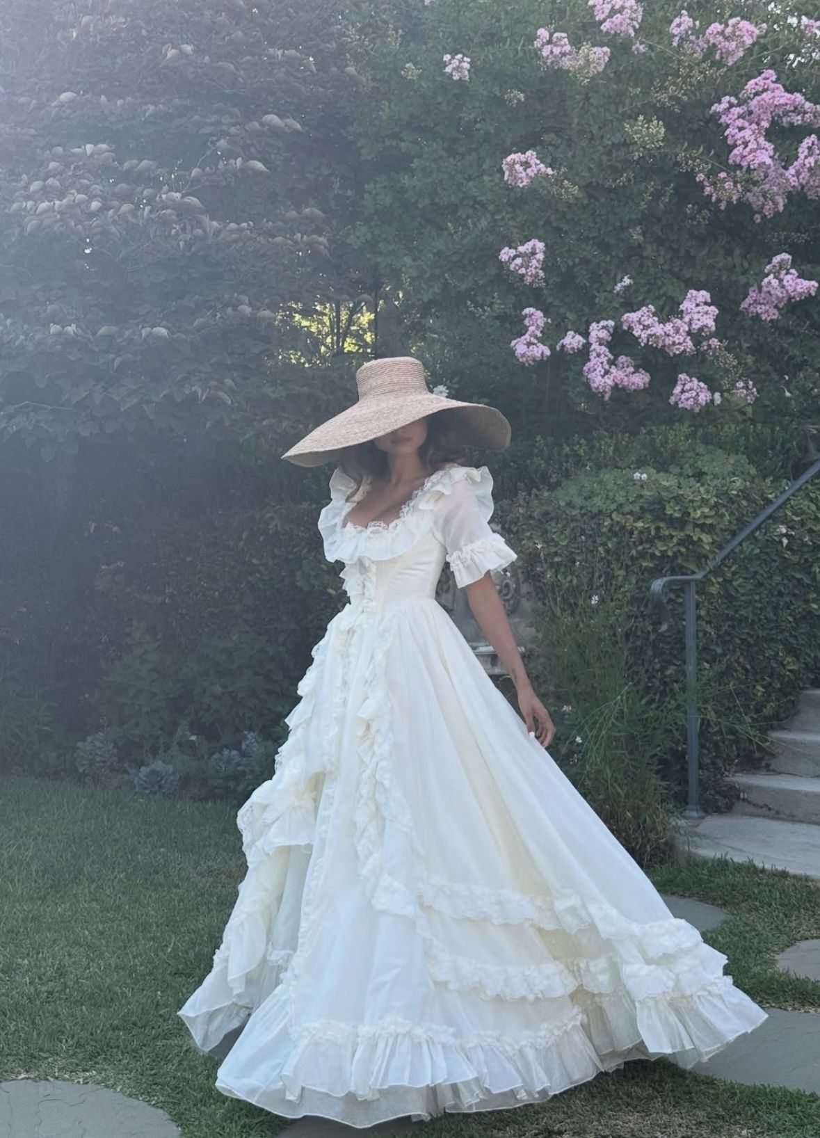 Vintage Princess Ball Gown Long Sleeve Ruffle Chiffon Long Wedding Dress DP6870