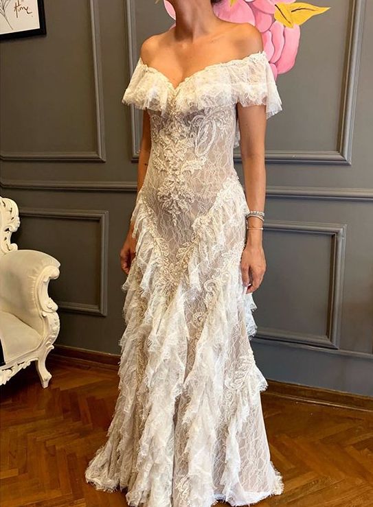 White Mermaid V Neck Ruffle Lace Long Train Wedding Dress DP6868