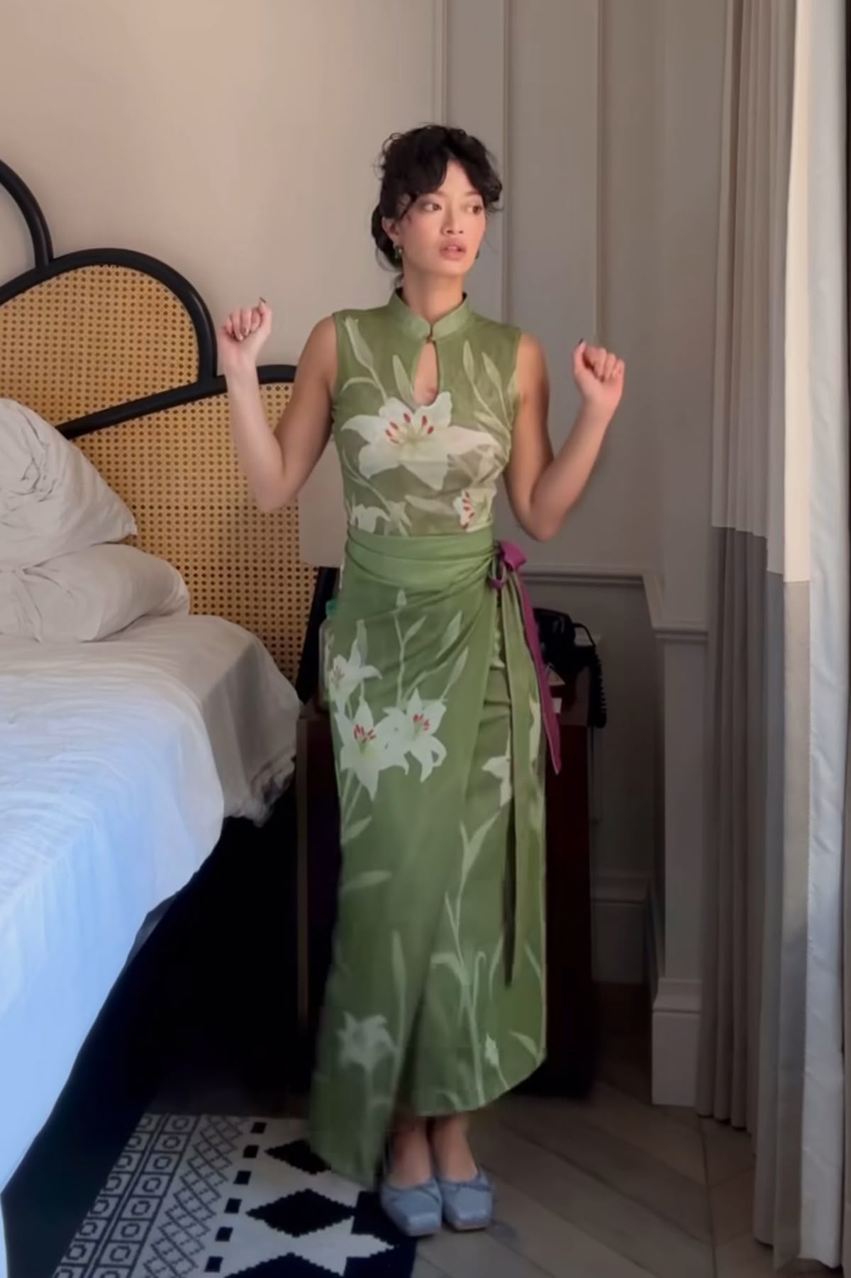 Green Sheath Round Neck Print Lily Satin Prom Dress Date Dress with Slit DP4795