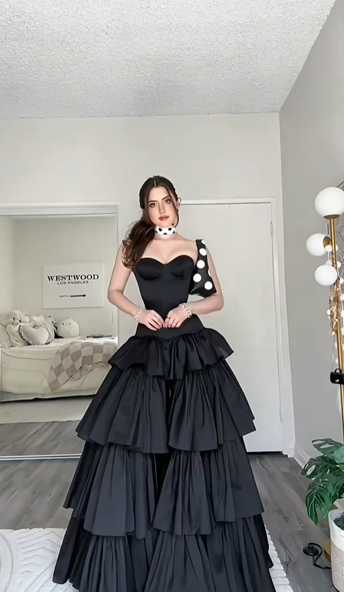 Classic Black A Line Sweetheart Neck Layered Satin Long Prom Dress Outfits DP4540