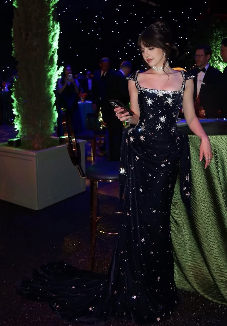 Stunning Navy Blue A Line Strap Shiny Beaded Velvet Long Prom Dress Evening Dresses DP7585