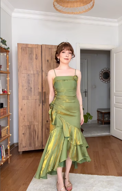 Vintage Green Mermaid Spaghetti Straps Ruffle Satin Prom Dress Outfits DP4436