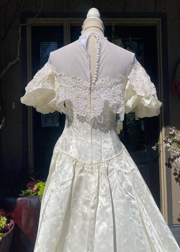 Vintage Ivory A Line Puff Sleeve Lace Print Floral Satin Wedding Dress Prom Dress DP5531