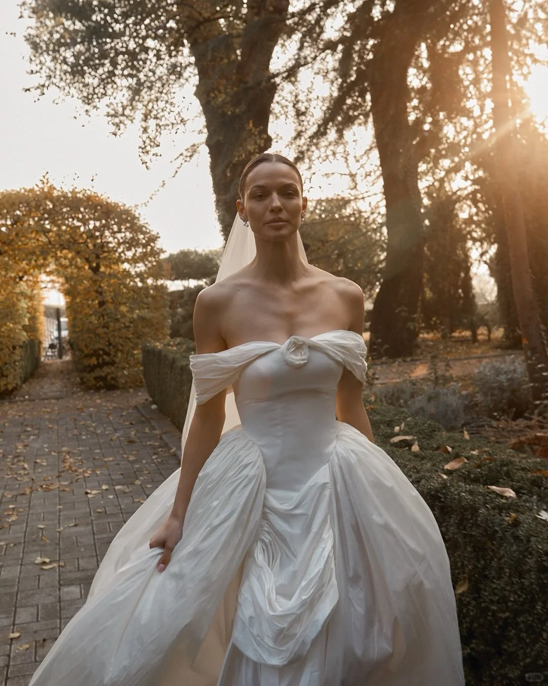 Elegant Ball Gown Off the Shoulder Classic White Satin Wedding Dress DP4771