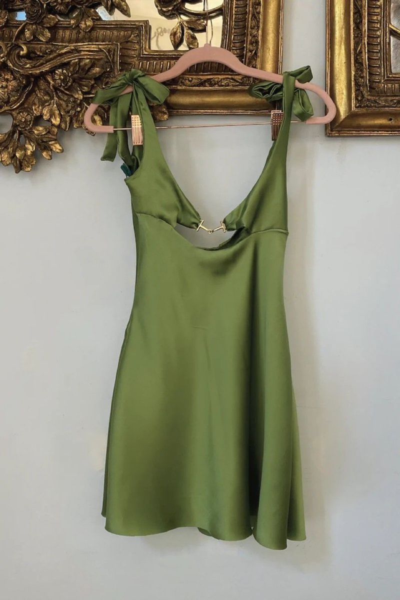 Green A Line Straps V Neck Short Satin Homecoming Dress DP5314