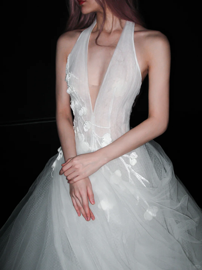 White Princess A Line V Neck Appliques Tulle Wedding Dress DP5173