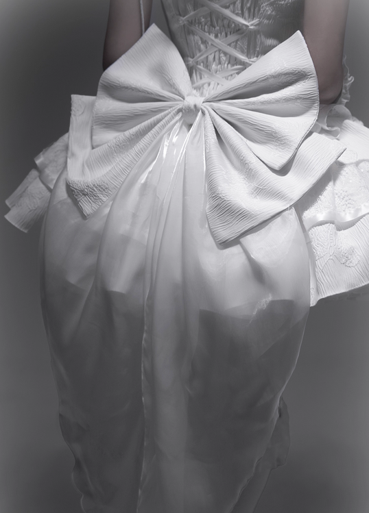 White Roses Neckline Lolita Goth Boning Dress Sequins Tiered Ruffle Dress DP4494