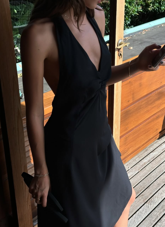 Simple A Line Halter V Neck Black Chiffon Open Back Evening Dress Outfits DP1418