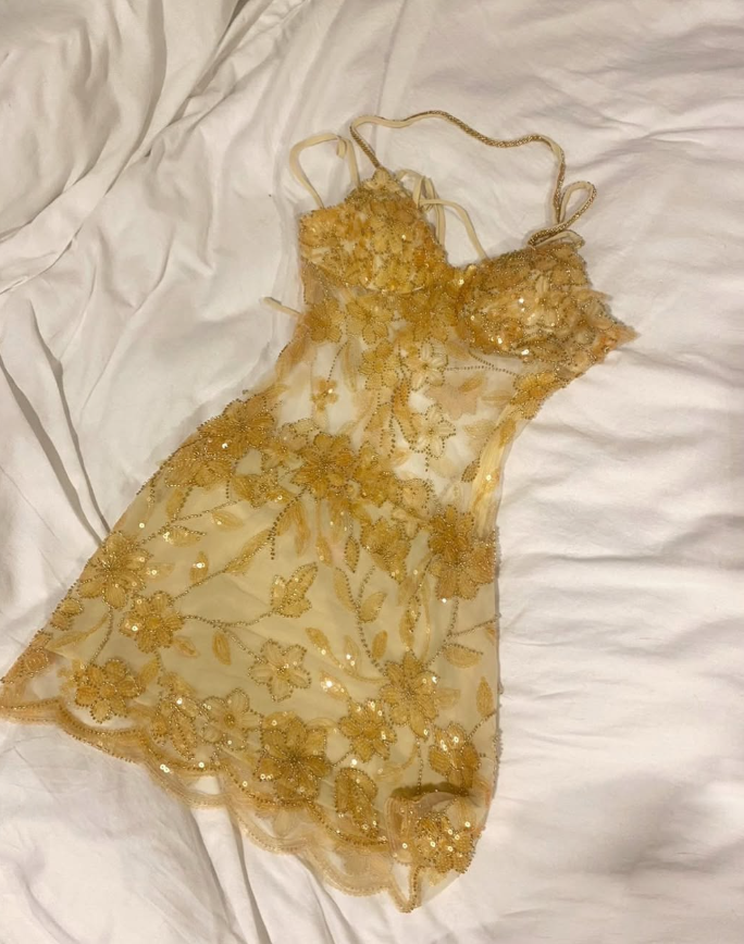 Yellow Exquisite Sheath Spaghetti Strap Sequin Beaded Tulle Short Homecoming Dress DP2848