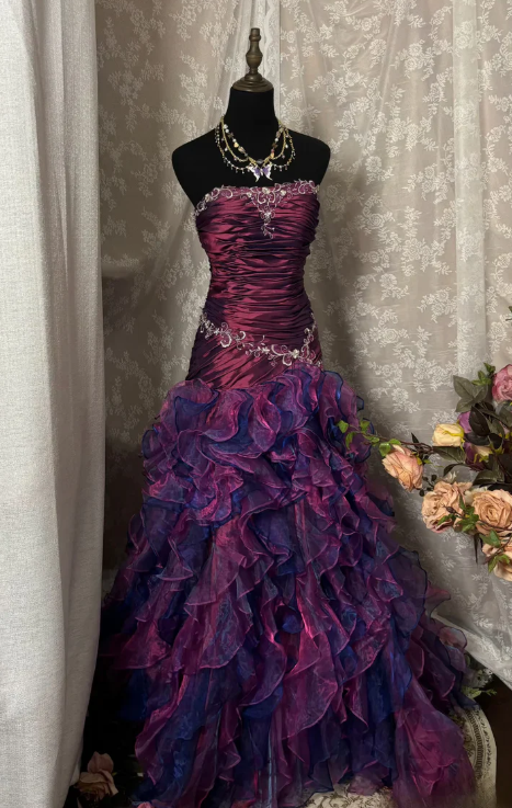 Vintage Grape A Line Strapless Appliques Ruffle Organza Long Prom Dress DP5040