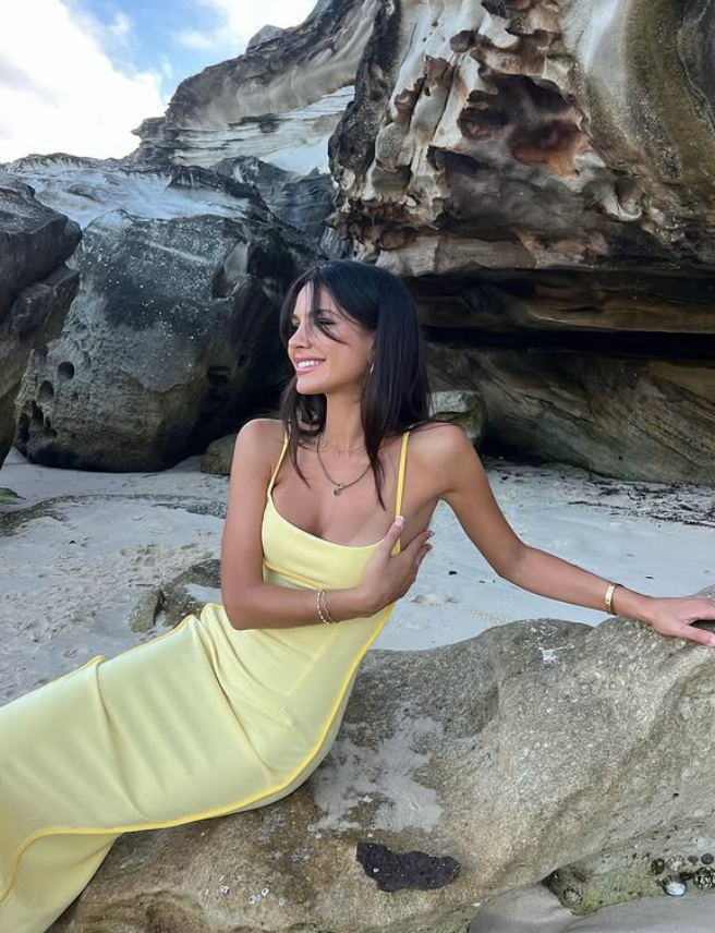 Simple Yellow Sheath Spaghetti Straps Satin Prom Dress Outfits DP4661