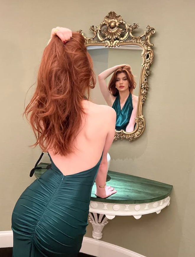 Elegant Green Mermaid Halter Satin Open Back Long Prom Dress Evening Dress DP4312