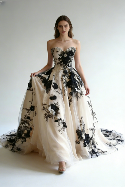 Stunning Ball Gown Sweetheart Neck Black Appliques Tulle Prom Dress Evening Gown DP5038