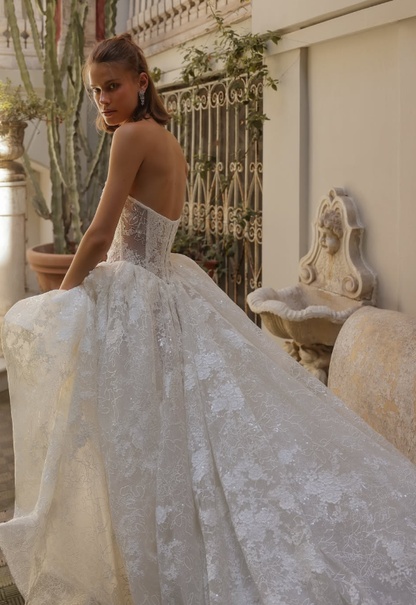 Exquisite Ball Gown Sweetheart Neck White Lace Long Train Wedding Dress DP5821
