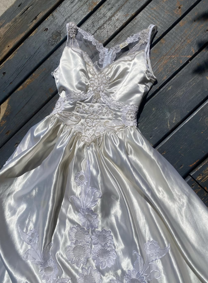 Retro A Line V Neck White Pearl Floral Satin Wedding Dress Prom Dress DP5526