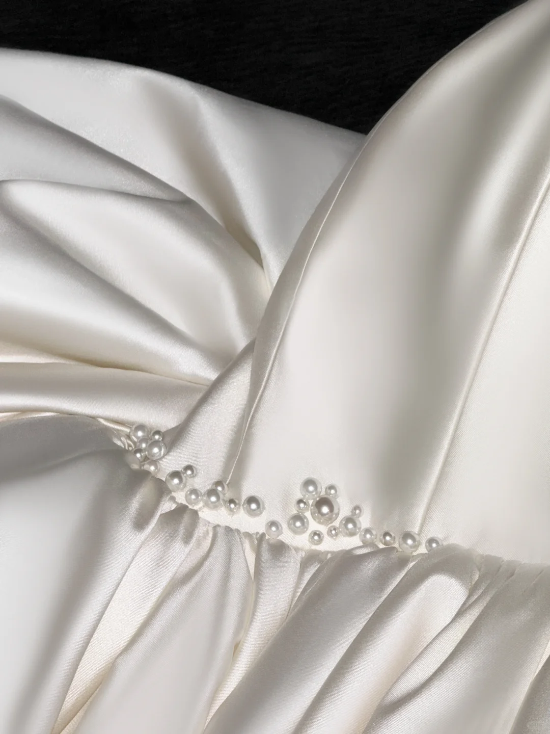 Elegant Mermaid Sweetheart Neck Pearl White Satin Long Sweep Wedding Dress DP2561