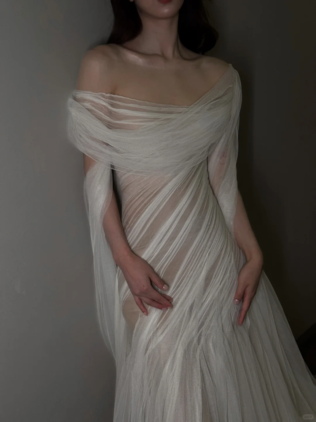 High-class Ball Gown Off the Shoulder Tulle Long Wedding Dress DP4375