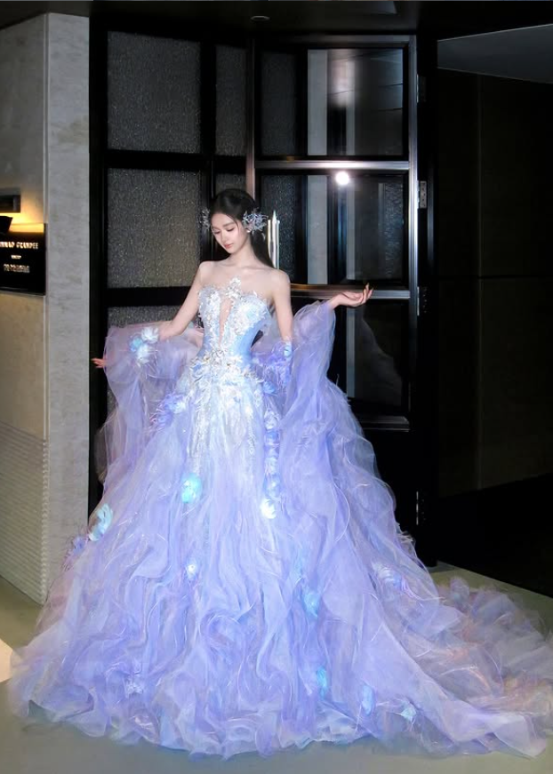 Dreamy Purple Ball Gown V Neck Exquisite Beaded Organza Long Prom Dress DP4605