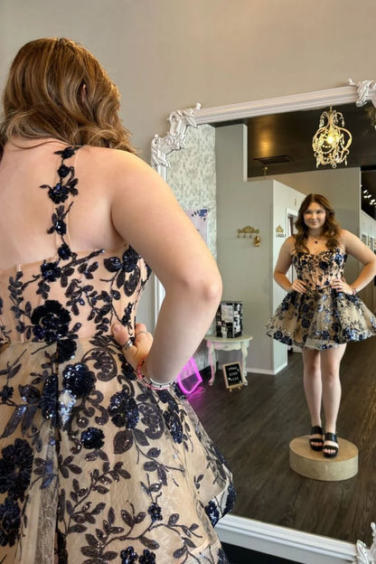 Champagne A-Line Straps Short Tulle Homecoming Dress with Black Appliques DP7393
