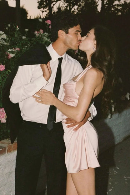 Charming Sheath Halter Neck Light Pink Short Homecoming Dress with Pearls DP7293