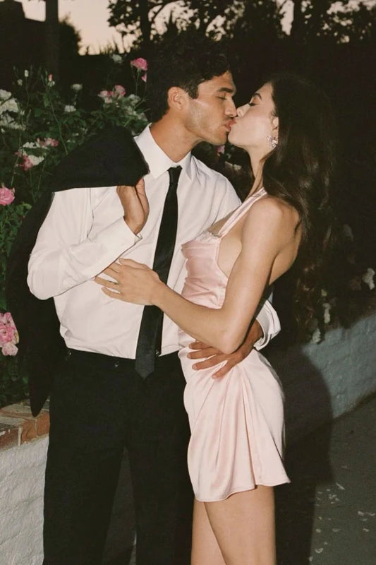 Charming Sheath Halter Neck Light Pink Short Homecoming Dress with Pearls DP7293