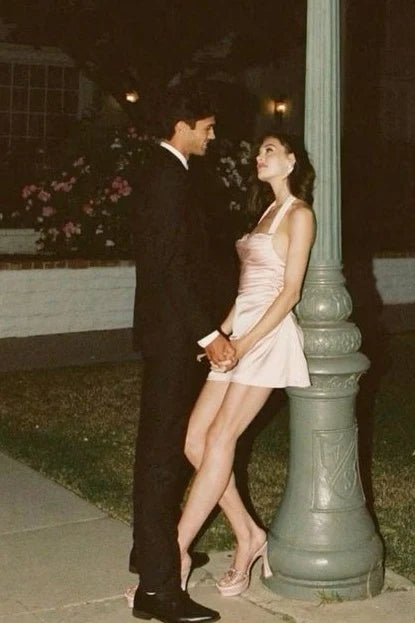 Charming Sheath Halter Neck Light Pink Short Homecoming Dress with Pearls DP7293