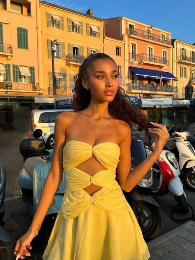 Sweety Yellow A Line Sweetheart Neck Chiffon Short Homecoming Dress Outfits DP4630