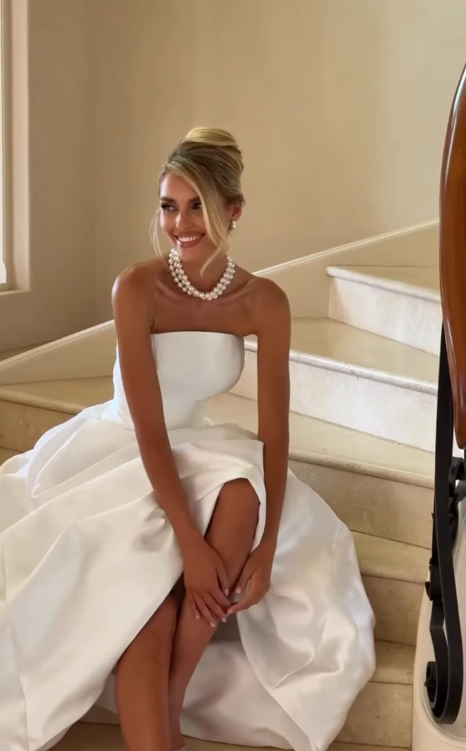 Stunning Ball Gown Strapless White Satin Long Wedding Dresses DP4350